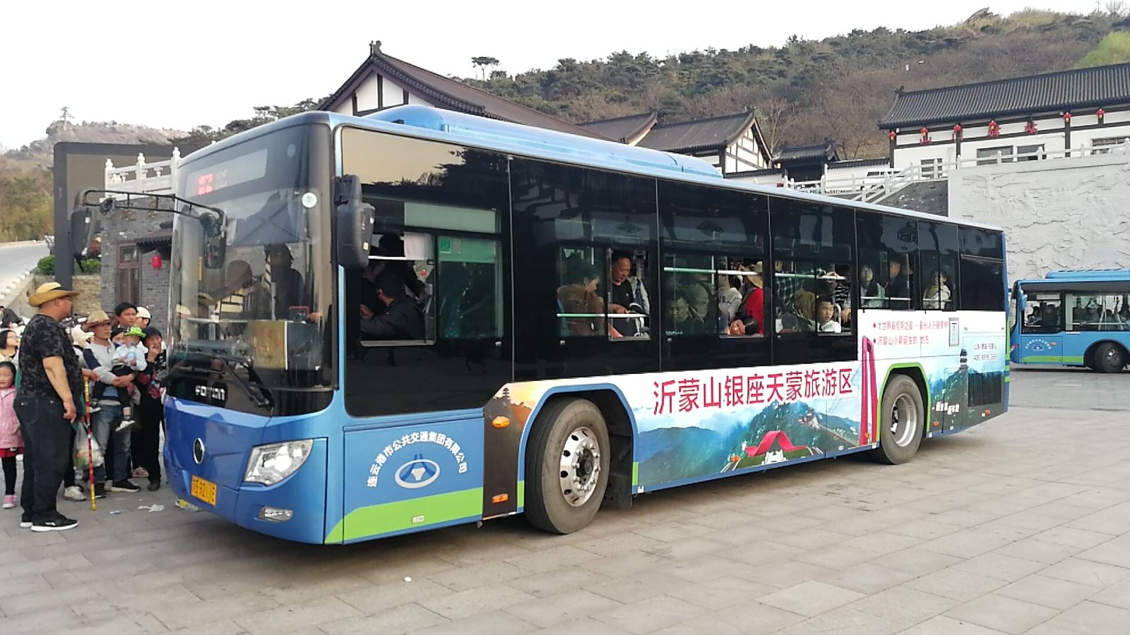 公交集團(tuán)公交事業(yè)一部開(kāi)展 “清明”小長(zhǎng)假花果山風(fēng)景區(qū)現(xiàn)場(chǎng)管理工作